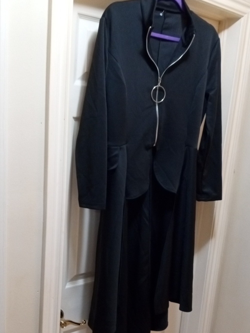 Black Long Zip Front Duster Coat with Ring Pull zipper  very nice